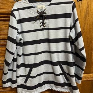Jennifer Moore navy/blue striped womens large top, kangaroo pocket, smoke free